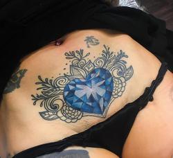 Интимная татуировка сапфир