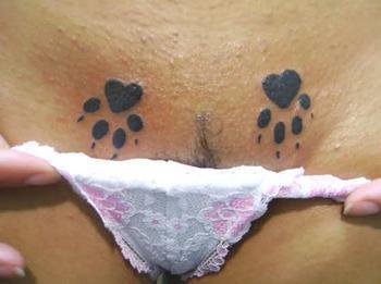 Интимная татуировка на лобке фото