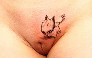 Интимная татуировка на лобке фото
