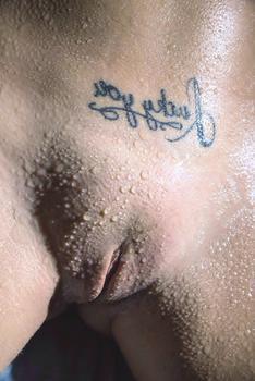 Интимная татуировка фото