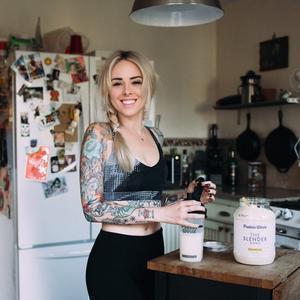 тату модель Alysha Nett