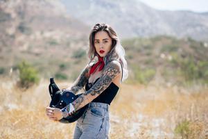 тату модель Alysha Nett