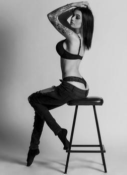 тату модель Cloe Raven