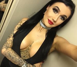 тату модель Cloe Raven