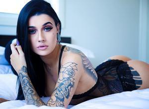 тату модель Cloe Raven