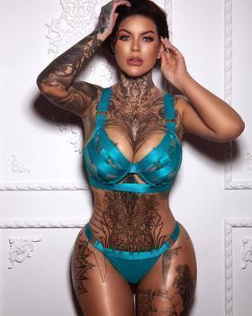 тату модель Donna Wildcard