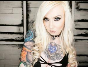 тату модель Jade Zombie