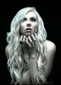 тату модель Jade Zombie