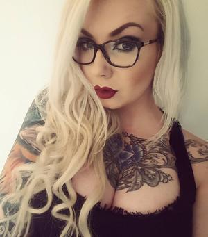 тату модель Jade Zombie