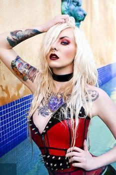 тату модель Jade Zombie