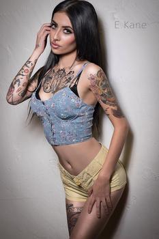 тату модель Karla Blackburn