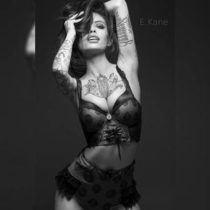 тату модель Karla Blackburn