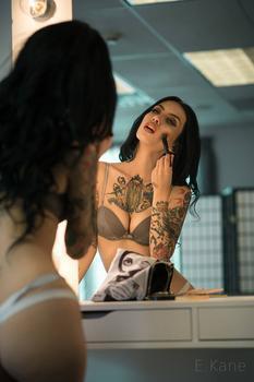 тату модель Karla Blackburn