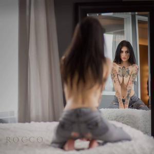 тату модель Karla Blackburn