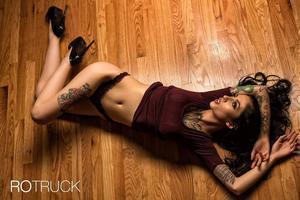 тату модель Karla Blackburn