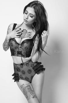 тату модель Karla Blackburn