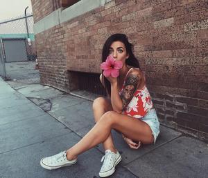 тату модель Kylie Rae Hall