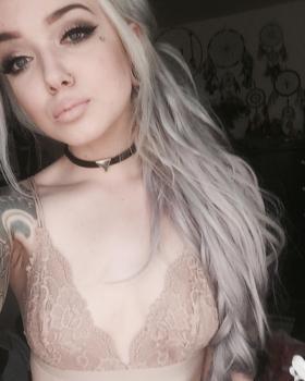 тату модель Riley Alessandra