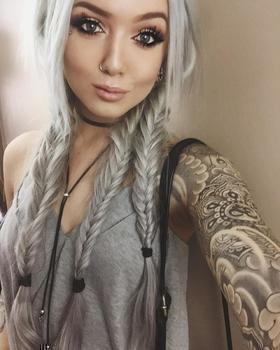 тату модель Riley Alessandra