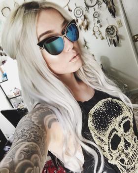 тату модель Riley Alessandra