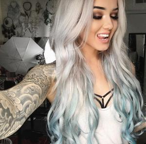 тату модель Riley Alessandra