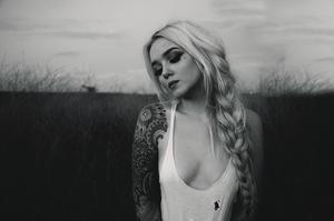 тату модель Riley Alessandra