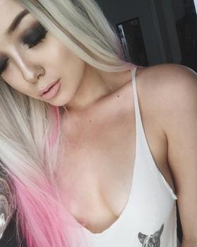 тату модель Riley Alessandra