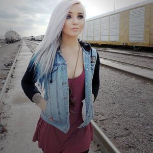 тату модель Riley Alessandra