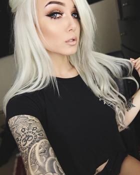 тату модель Riley Alessandra