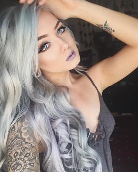 тату модель Riley Alessandra