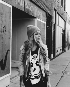 тату модель Riley Alessandra