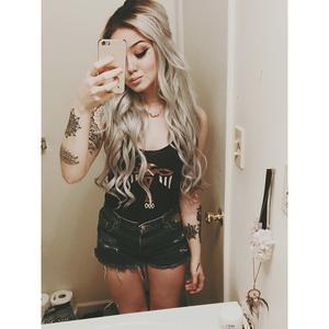 тату модель Riley Alessandra