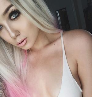 тату модель Riley Alessandra