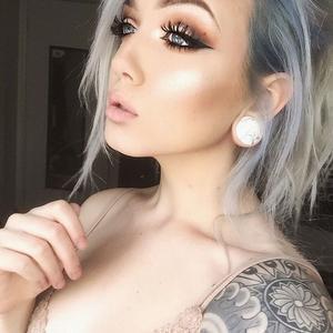 тату модель Riley Alessandra