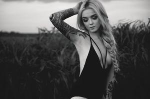 тату модель Riley Alessandra