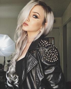 тату модель Riley Alessandra