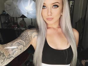 тату модель Riley Alessandra