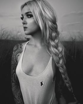 тату модель Riley Alessandra