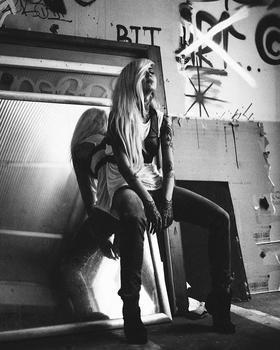 тату модель Sara Fabel