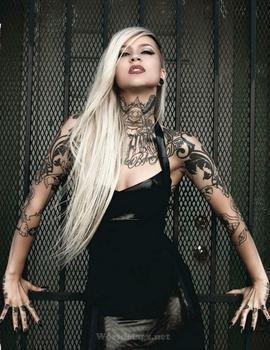 тату модель Sara Fabel