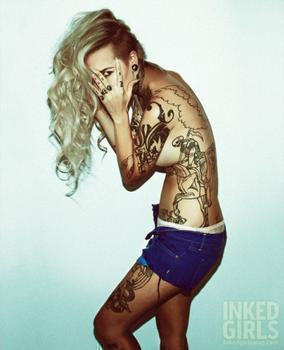 тату модель Sara Fabel