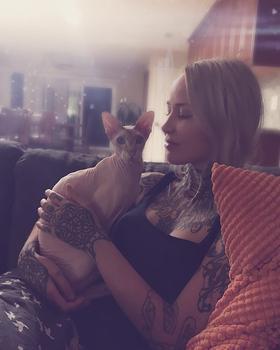 тату модель Sara Fabel