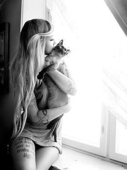 тату модель Sara Fabel