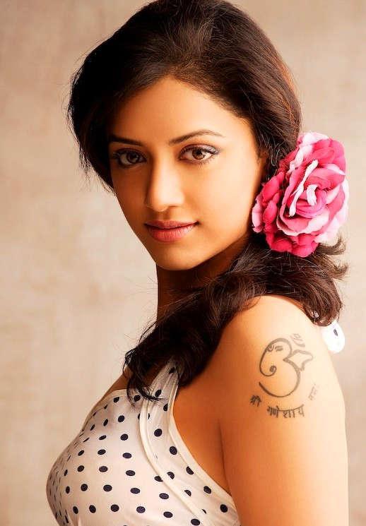 Тату индийские актрис Амала Пол и Мамта Мохандас