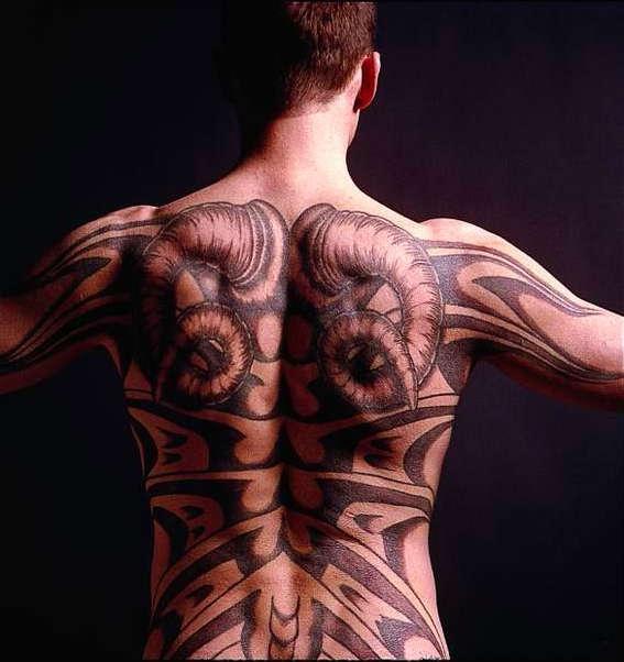 Тату «Красный дракон» Рэйфа Файнса