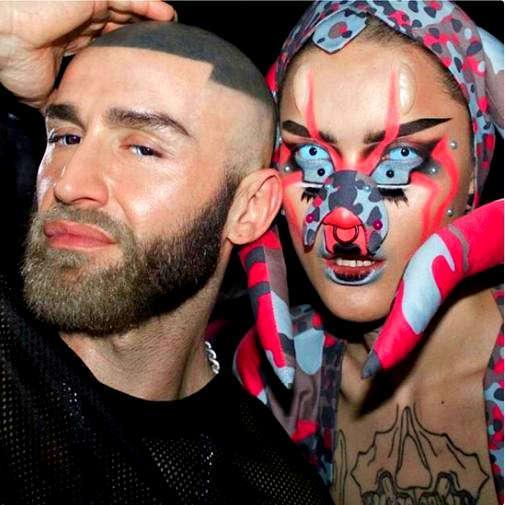 Модель Хангри тату, бодмод, пирсинг