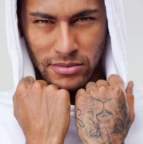 Неймар руки