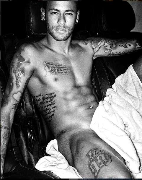 Человек-Паук и Бэтмен Неймара на спине