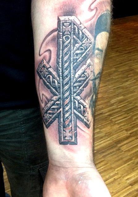 Татуировки руны мастер Павел Арефьев