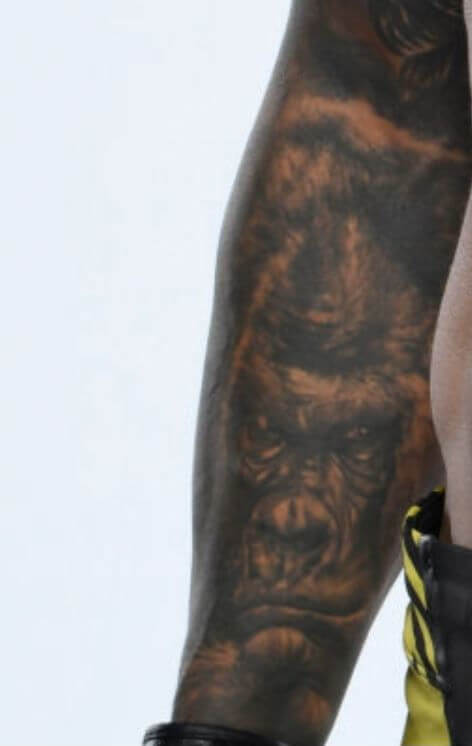 тату горила у Чарльза Оливейры